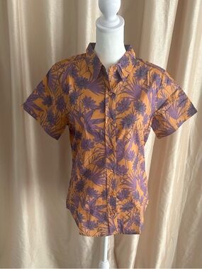 NWT Wildfang The Essential Button Up in Flower Press size XSmall